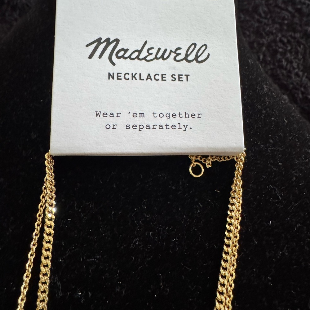 Elegant Gold Layered Necklace - Picture 3 of 3